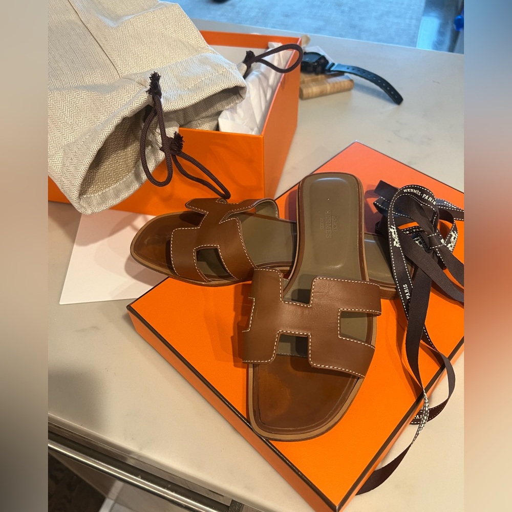 Hermes sandal Oran size 36.5 used in color cold